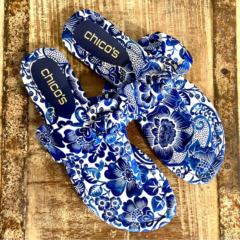 Chico's Blue and White Floral Knot Sandals